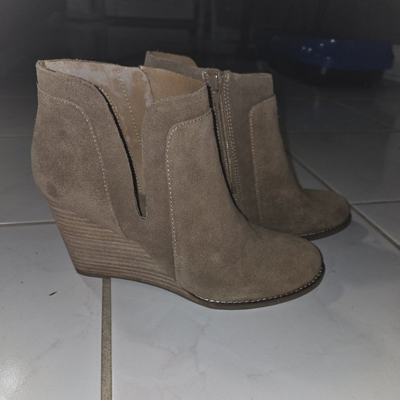 Lucky Brand Tan Taupe Brown Leather Boots Ankle Booties Heel Shoes - Picture 10 of 12